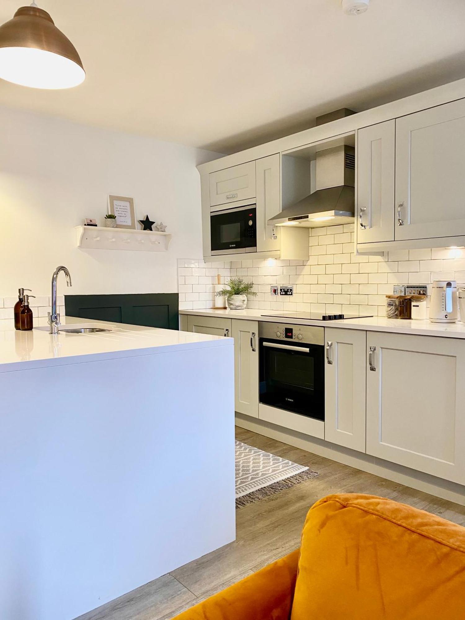 Boutique Chapel Apartment Within City Walls Chester Exterior photo